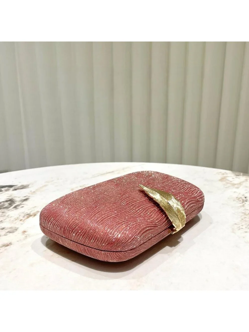 Women's Red111 Elegant Clutch Purse Metallic Leaves Clasp Banquet Evening Bag